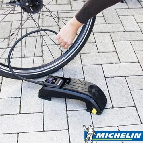 Michelin MC12208 Dijital Basınç Göstergeli Ayak Pompası Michelin MC12208 Dijital Basınç Göstergeli Ayak Pompası